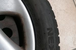 gomme  4 stagioni più cerchi Nissan micra 