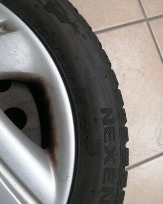 gomme  4 stagioni più cerchi Nissan micra 
