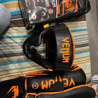 Kit mma arti marziali box guantoni casco