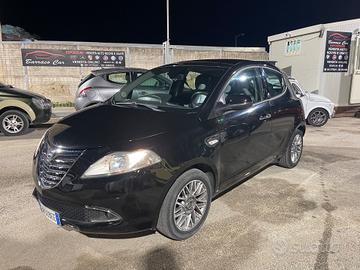 Lancia Ypsilon 1.2 69 CV 5 porte GPL Ecochic Plati