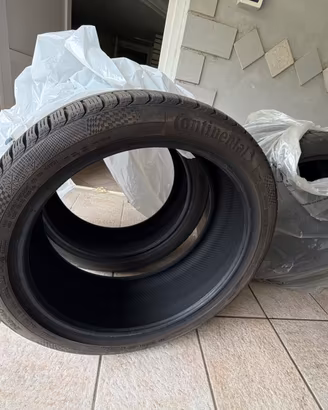 Gomme invernali  M+S  245/40/r20. Continental