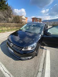 VOLKSWAGEN Touran - 2012