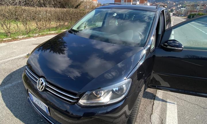 VOLKSWAGEN Touran - 2012