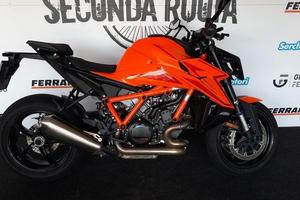 KTM 1390 Super Duke R EVO