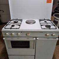 Cucina a gas GPL - 4 fuochi + piastra elettrica