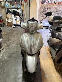 Beverly 350