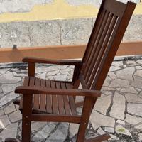 Sedia a dondolo in legno