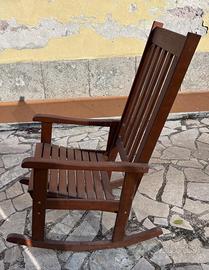 Sedia a dondolo in legno