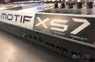 YAMAHA MOTIF XS7  SYNTHESIZER