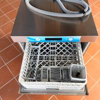 Lavastoviglie professionale