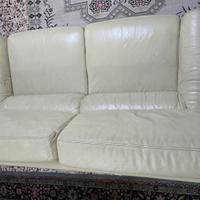 Due divani in pelle 4 posti