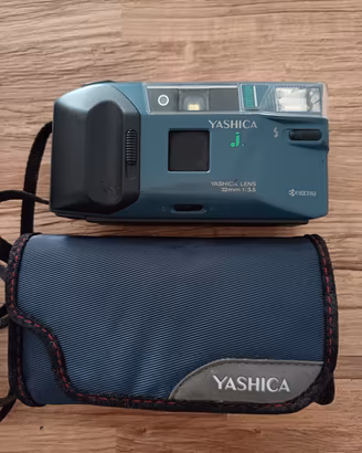 Yashica Kyocera motor compatta: 32 - 1:35