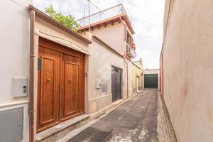 CASA SEMINDIPENDENTE A QUARTUCCIU