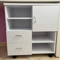 Mobiletto con anta e cassetti su ruotine