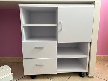 Mobiletto con anta e cassetti su ruotine