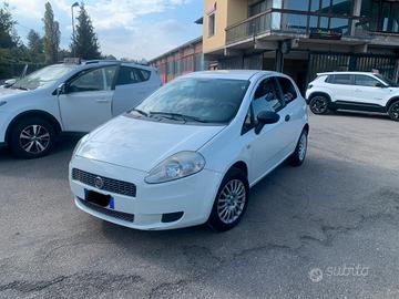 Fiat Grande Punto van tdi 1300 cc-anno 2009 200000
