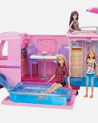 Camper più casa della Barbie più accessori.