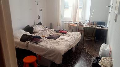 Stanza in Genova Centro libera dal 1 aprile