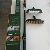 Spazzolone telescopico con attacco per acqua