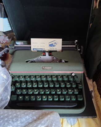 Macchina da scrivere Halda portatile,svedese, ‘50