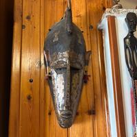 Maschera Tribale Africana in Legno e Metallo Rame