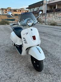 Vespa 300 super sport