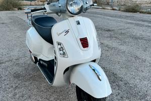 Vespa 300 super sport