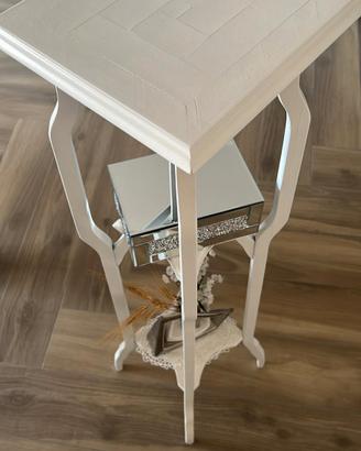 tre piedi in legno 