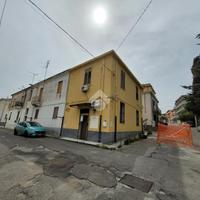 CASA SEMINDIPENDENTE A REGGIO DI CALABRIA