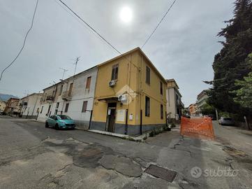 CASA SEMINDIPENDENTE A REGGIO DI CALABRIA