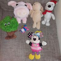 Minnie e vari peluche puliti + palla morbida