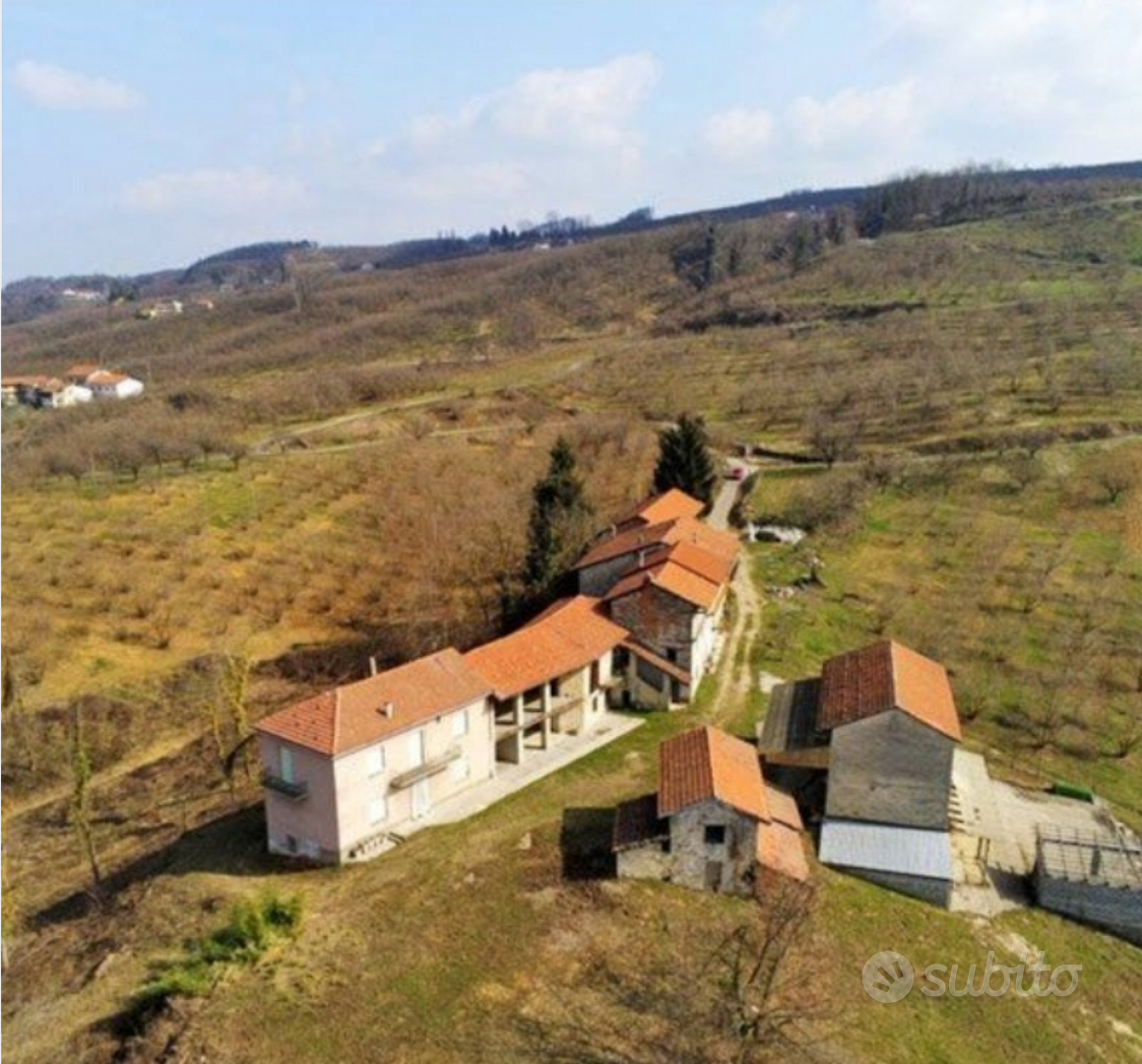 Cascina Alta Langa (Cuneo) a 25 km da Alba - Vista 2