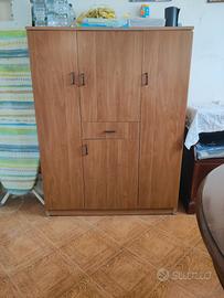 armadio in legno 