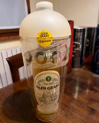 Bottiglia di wisky marchio Glen Grant