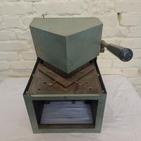 Taglia carta cartone, scantonatrice