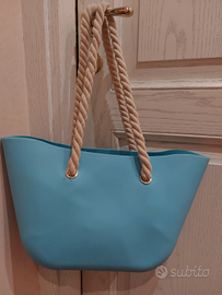 Borsa mare in gomma e tracolla in corda. Cm 48x 30