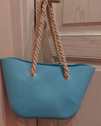 Borsa mare in gomma e tracolla in corda. Cm 48x 30