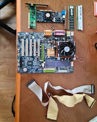 Blocco Retro PC Socket 478: Scheda Madre Gigabyte