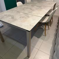 Tavolo effetto marmo
