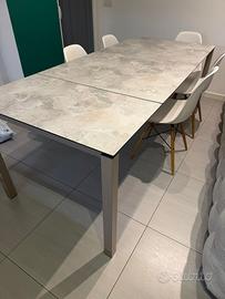 Tavolo effetto marmo