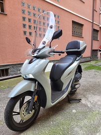 Honda SH 150 - Soli 1450 km