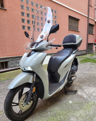 Honda SH 150 - Soli 1450 km