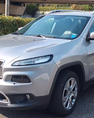 Jeep Cherokee 2.2 4x4 limited. Euro6 NO AD BLUE