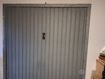 Portone basculante garage