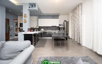 AMPIO 4 LOCALI CON TERRAZZI, GIARDINO E POSTI AUTO