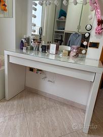 ULTIMI GIORNI- tavolo/toeletta trucco