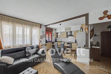 Appartamento di 95 m² con 3 locali e box auto a Je