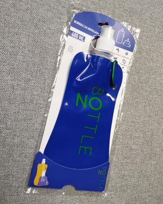 Economica bottiglia d'acqua pieghevole