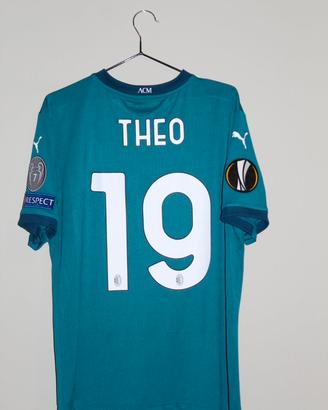 Terza maglia Milan 20/21 INDOSSATA da Theo