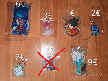 anime stands, portachiavi etc. 